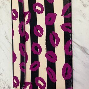 Marc By Marc Jacobs Laptop Tablet Sleeve Case Black and White Stripe Lips